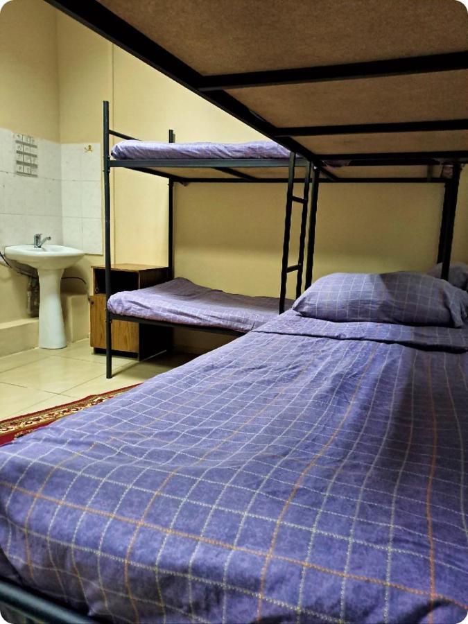 Fox Park Hostel Almaty Bagian luar foto