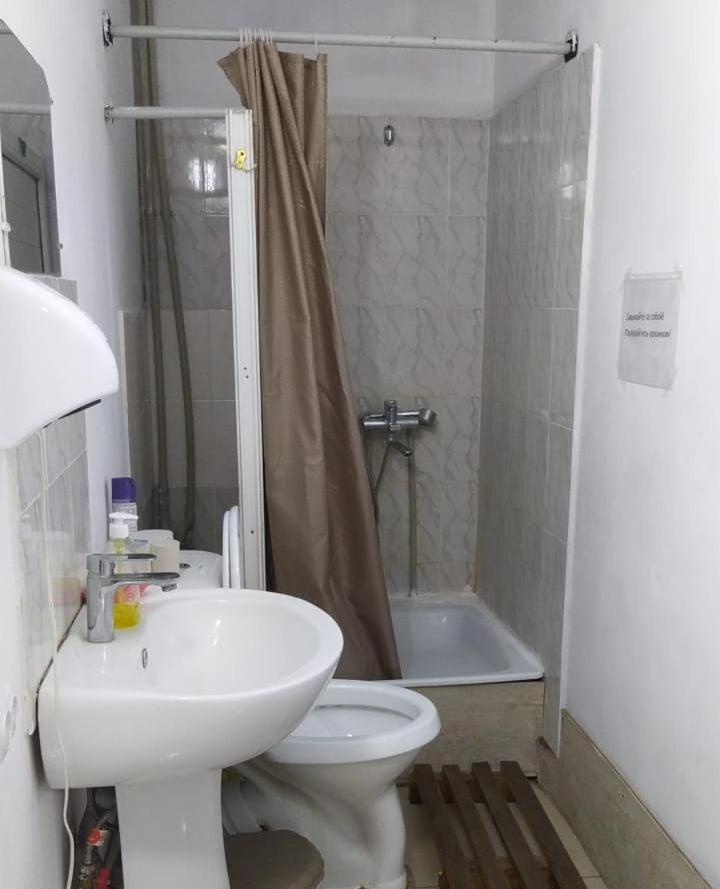 Fox Park Hostel Almaty Bagian luar foto